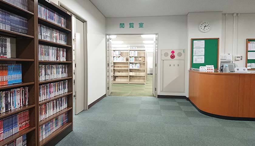 富士吉田校舎図書室