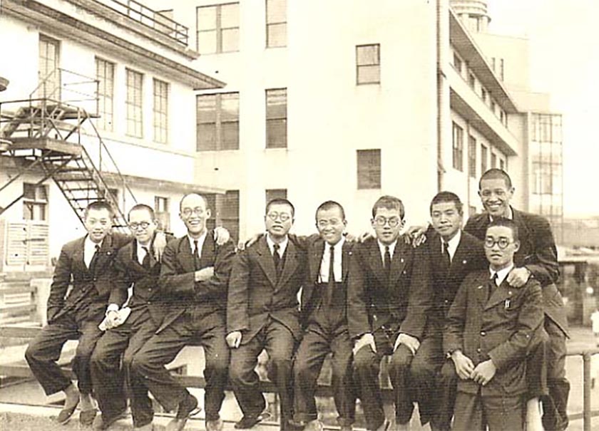 昭和医学専門学校創立時の制服2