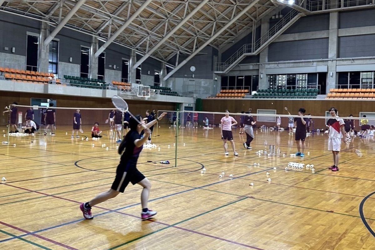 15-02 薬学部バドミントン部 IMG_5396