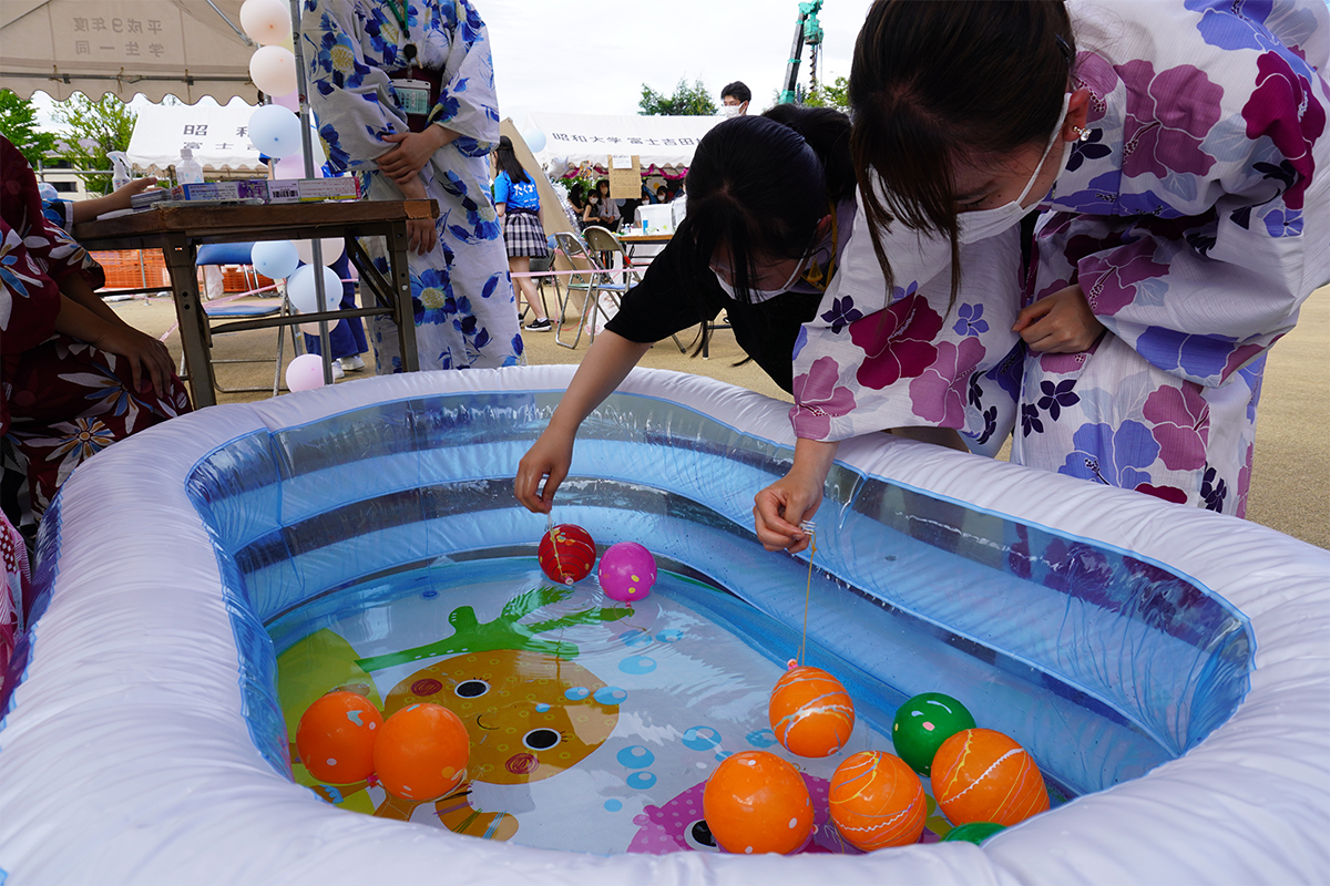 写真006:模擬店~ヨーヨー釣り~