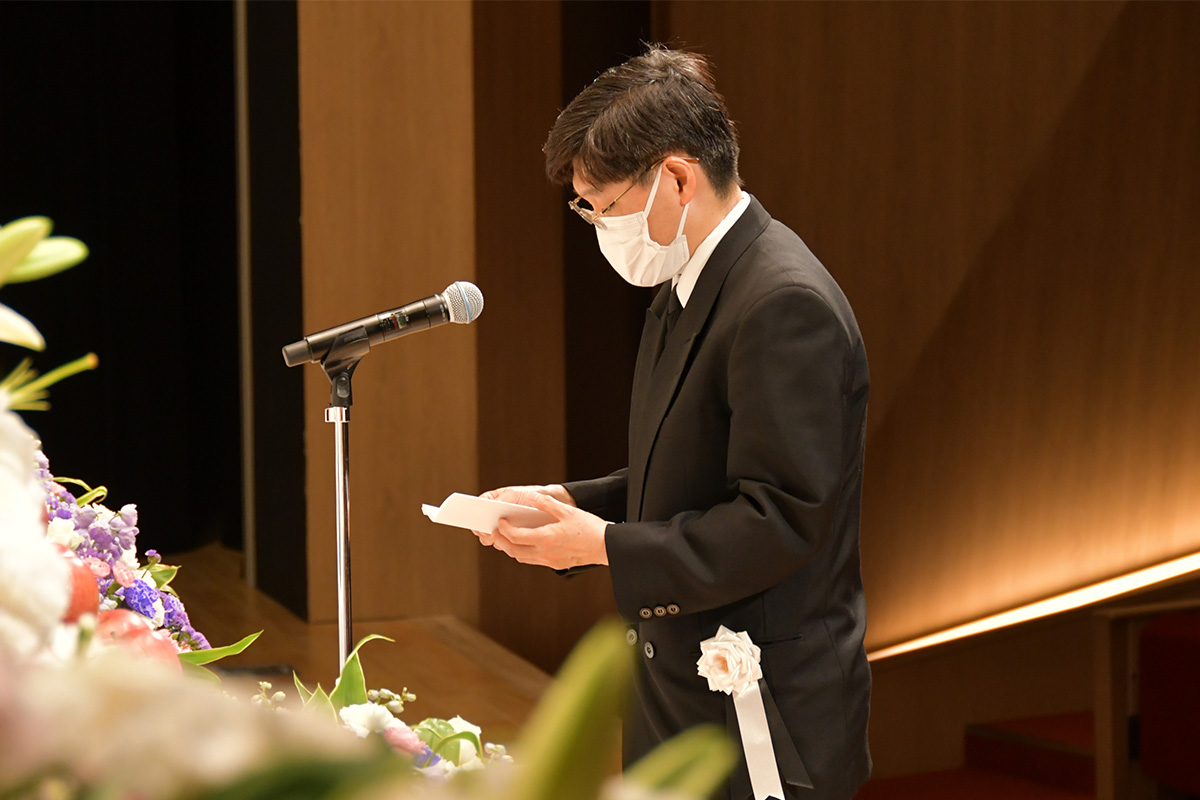 002:祭文を捧げる小川高史准教授