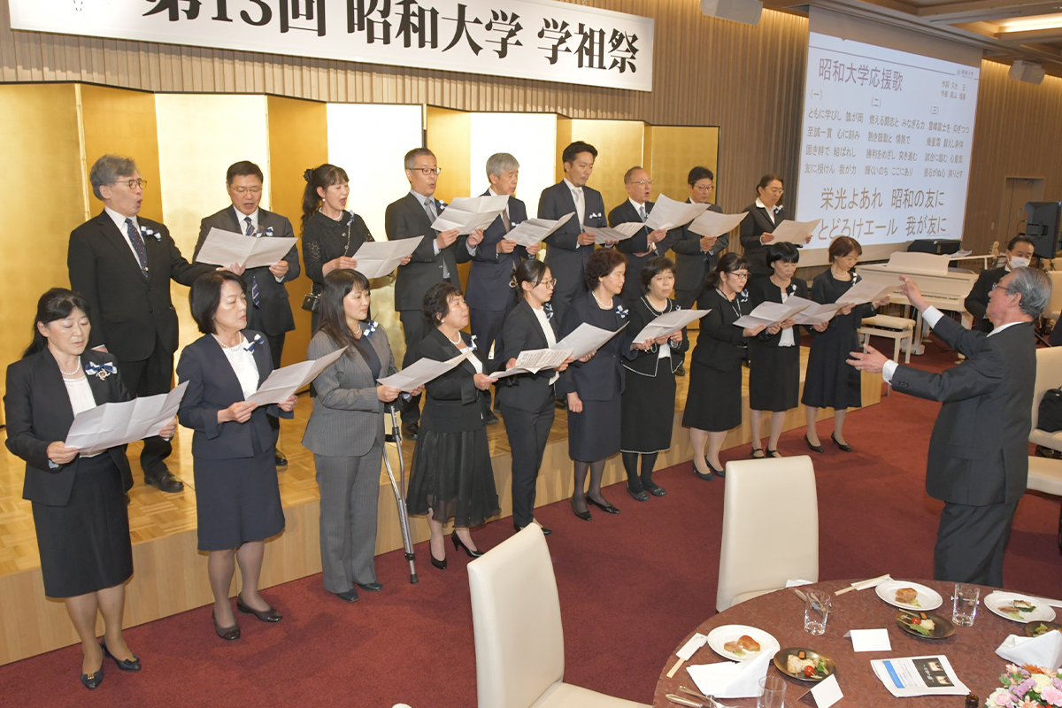 昭和大学応援歌:久光正学長、上條メモリアル合唱団_DSC_8501