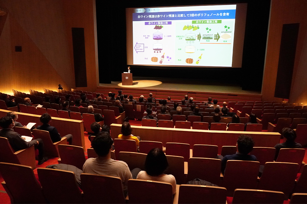 003_記念講演(会場の様子)