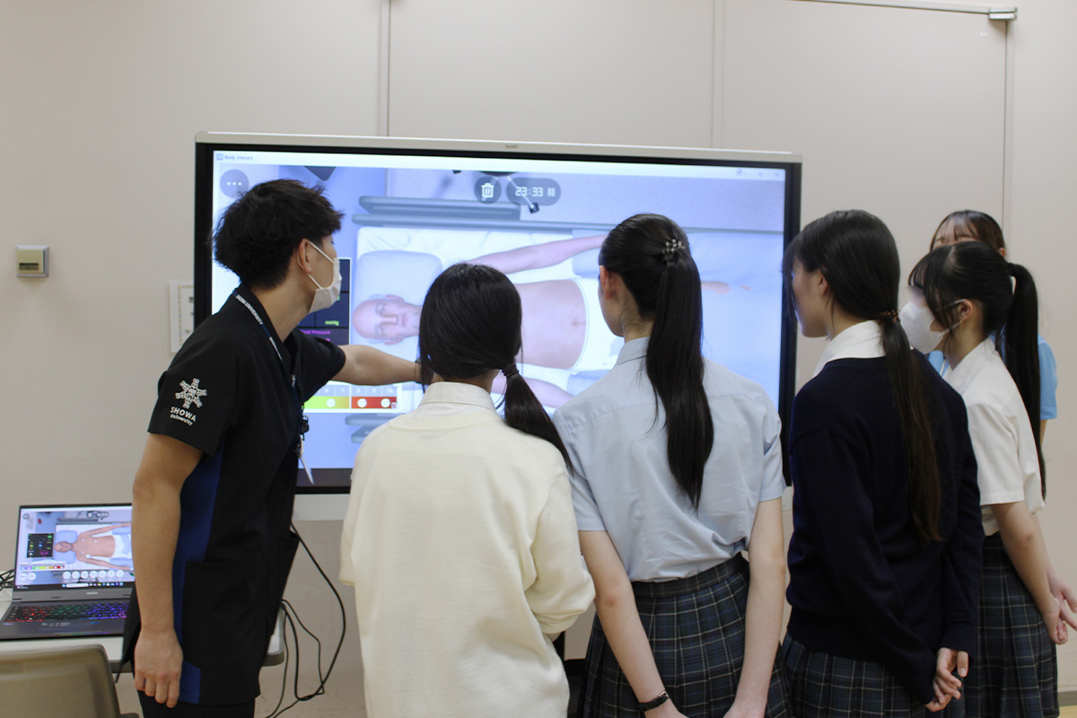 03仮想患者シミュレータ「Body Interact」_ぼかし