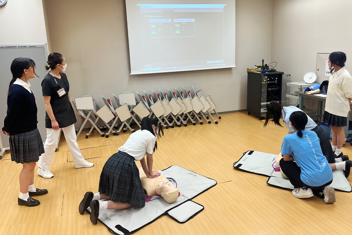 04高性能シミュレータを用いた心肺蘇生法