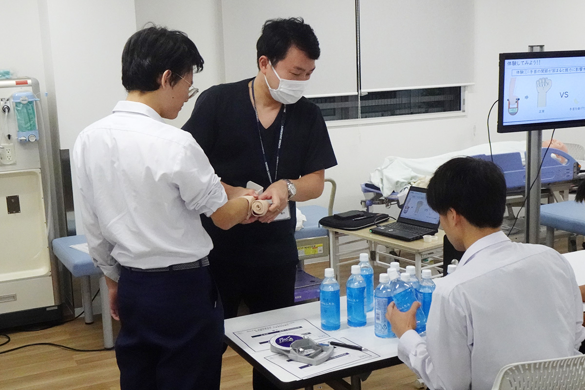 04_保健医療学部:身体抑制時の運動機能