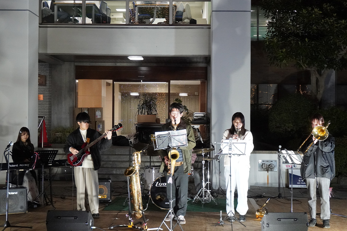 04_Medical All Stars Jazz Orchestraによる演奏