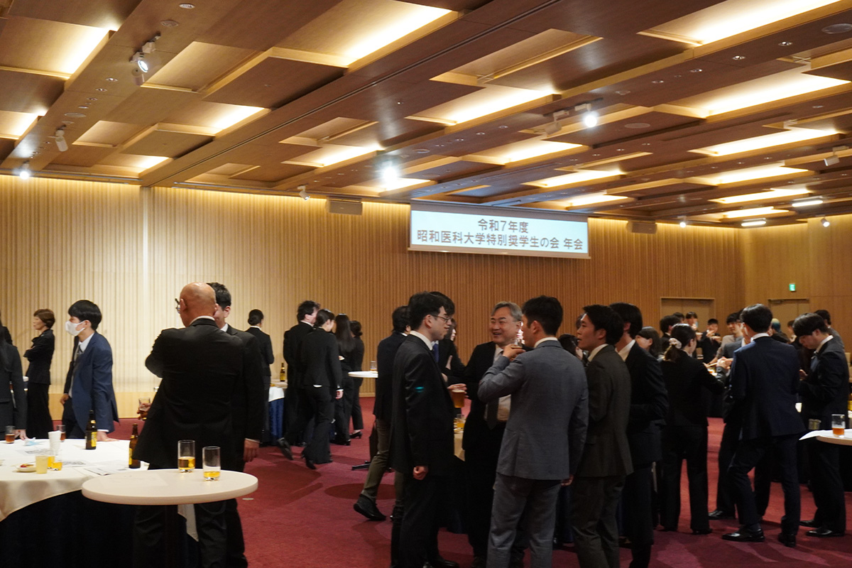 11_特別奨学生の会：小口勝司理事長による乾杯