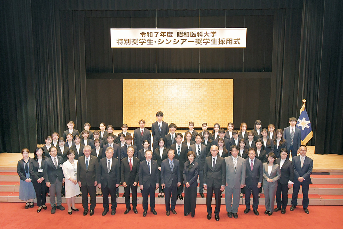 06_記念撮影（シンシアー奨学生）