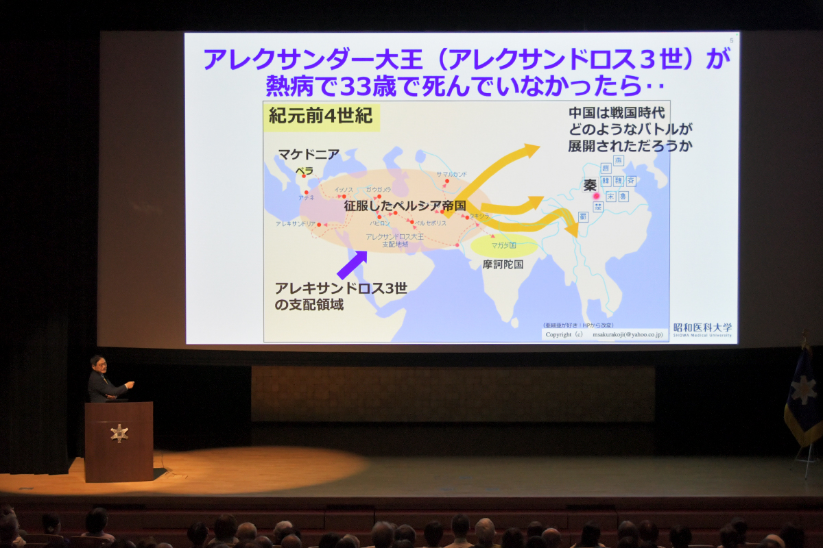 02_講演の様子（小川義雄リカレントカレッジプリンシパル）