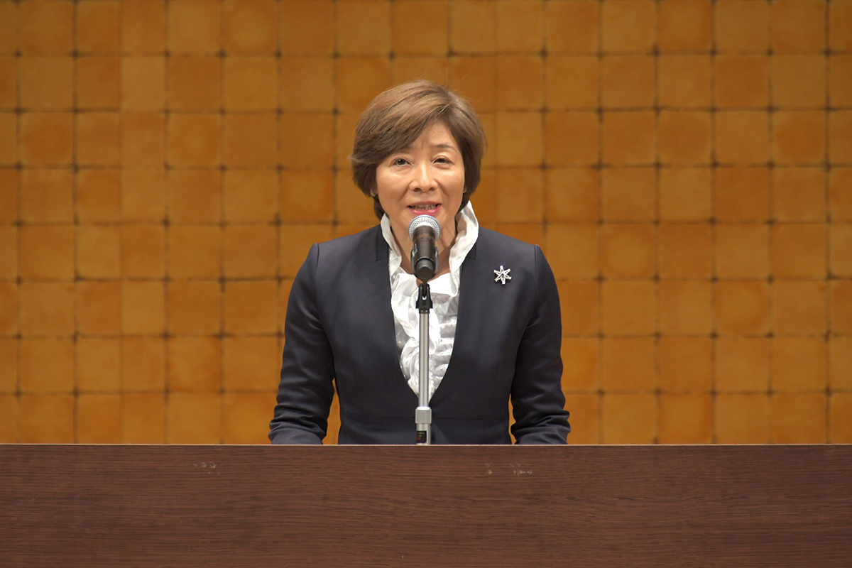 祝辞：上條由美学長（1200×800）