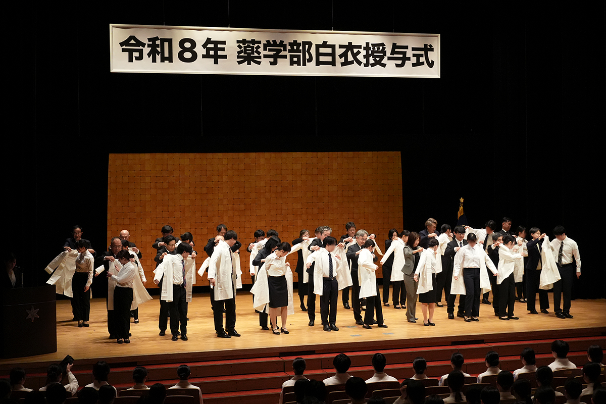 白衣授与②（1200×800）