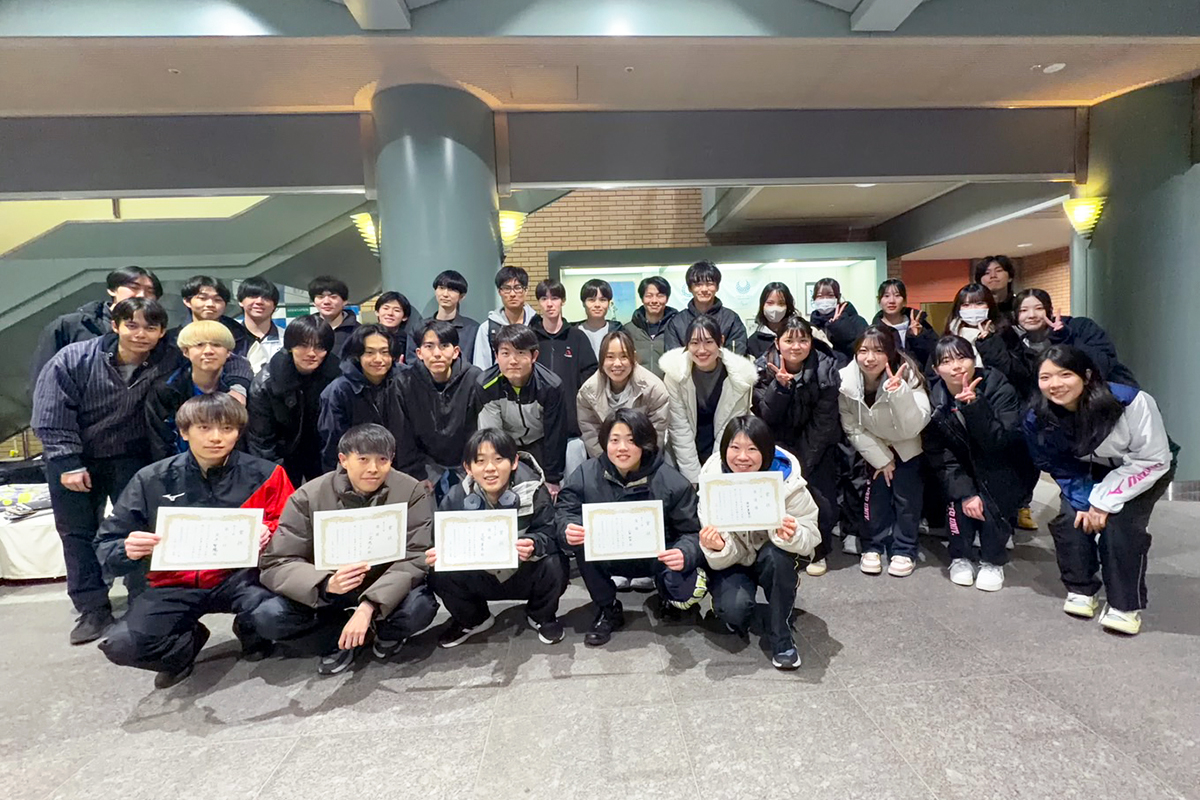 バドミントン部(1200×800)