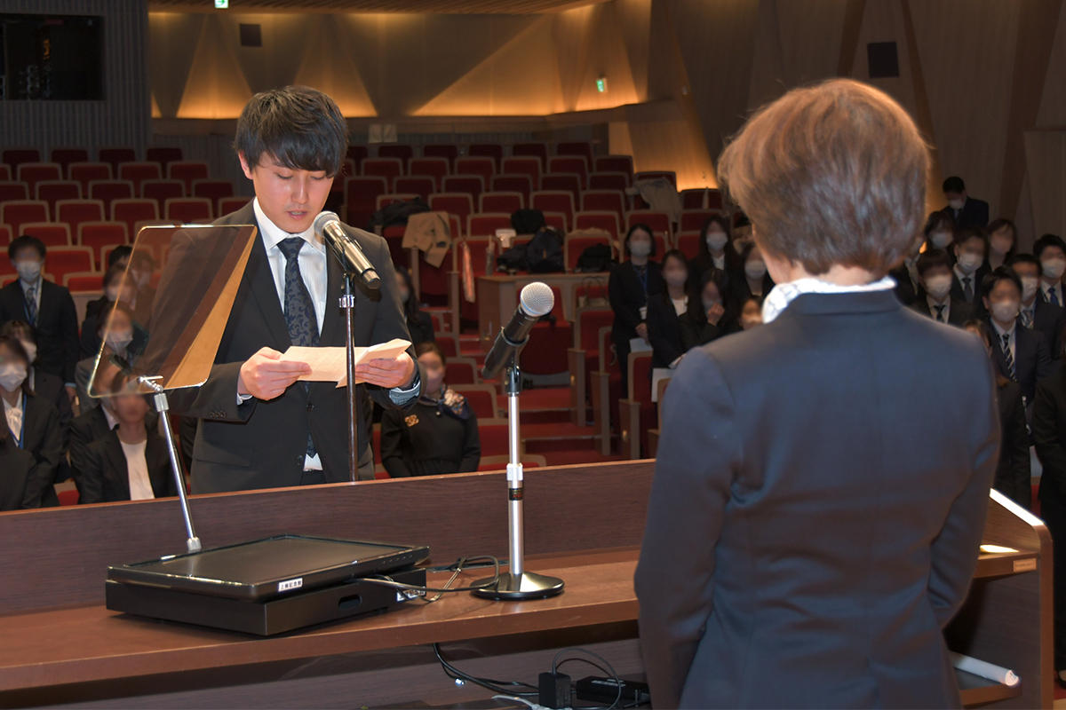 修了生代表挨拶