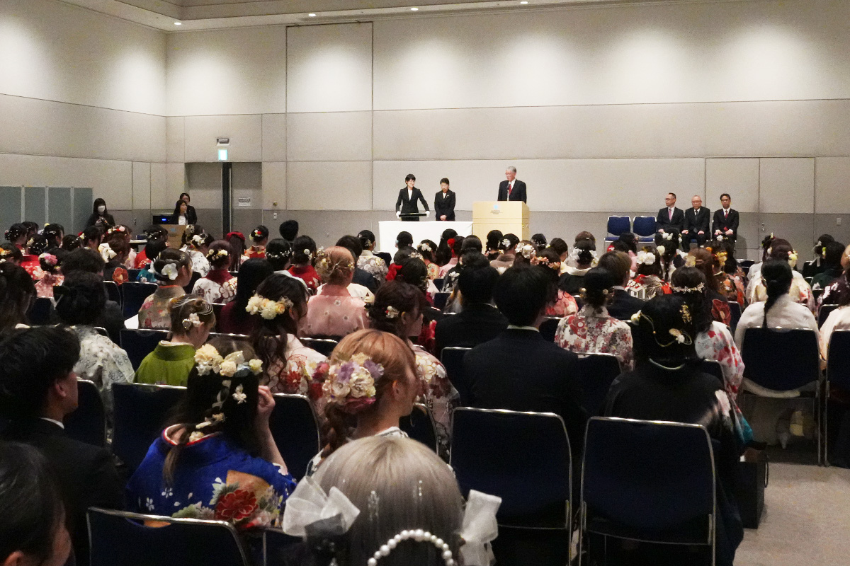 06_学位記伝達式会場の様子（保健医療学部）