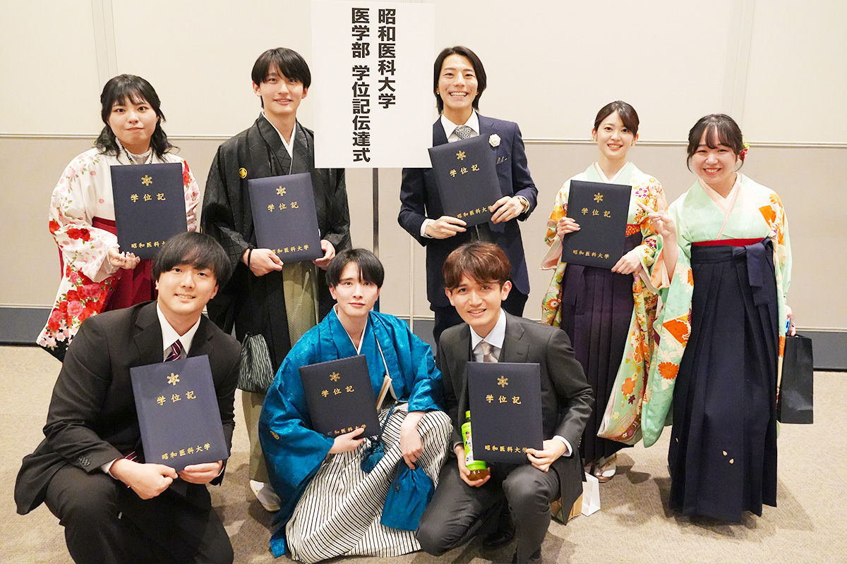 20_卒業生の皆さん