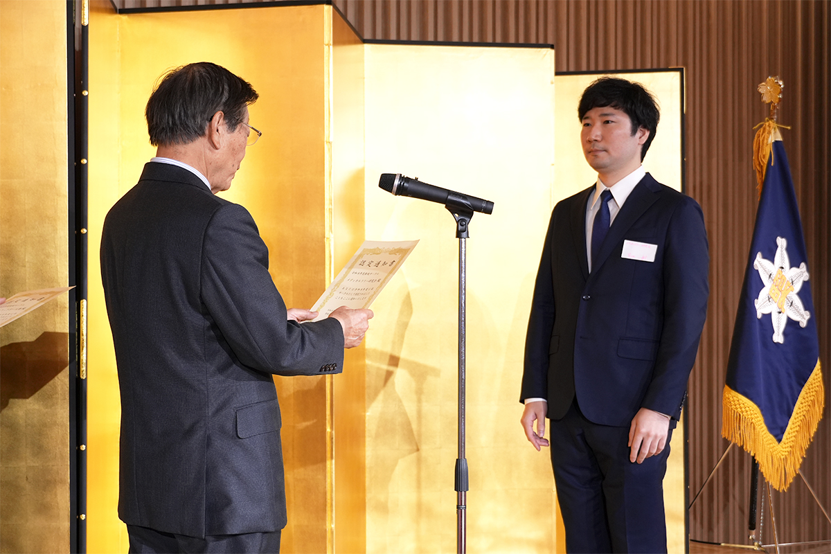 06_新規公認サークルへ認定通知授与