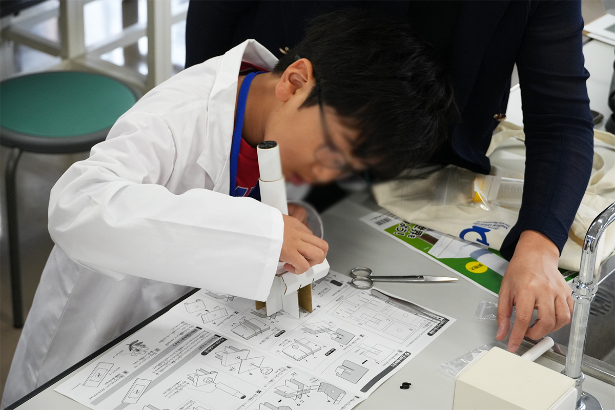昭和っ子の研究 2017年版 電子顕微鏡室主催「電子顕微鏡こどものサマースクール」を開催しました